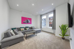 Brand New Cricklewood Zone 2 Modern Home